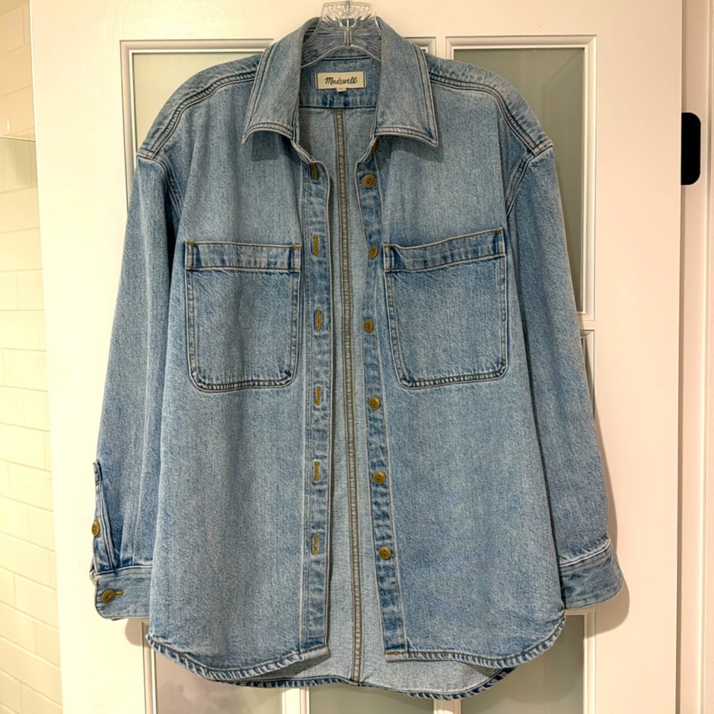 Madewell oversized denim shirt Jean Jacket in size Small